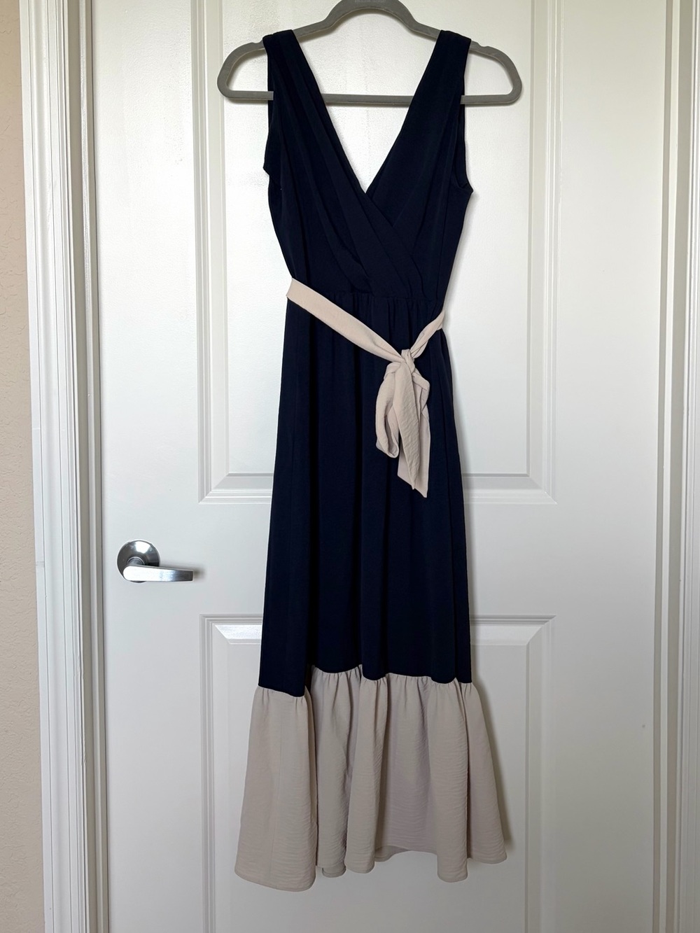 DKNY Sleeveless Navy and Cream V-Neck Maxi Dress with Waist Tie